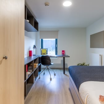 Silver En Suite River View - Image 3